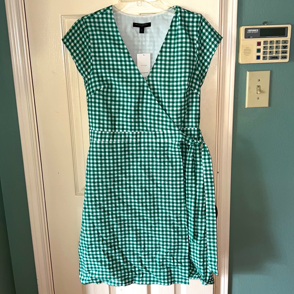 New Br Wrap Dress Size 6